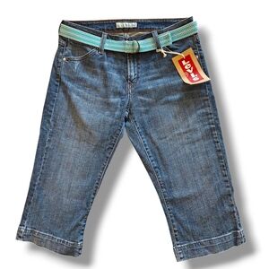 Levis 545 Low Rise Belted Capri Women's Jeans Size 10 NWT